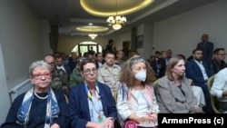 Դիվանագիտական կորպուսը Ջերմուկում
