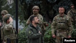 Ukrajinski predsednik Volodimir Zelenski u poseti oslobođenom gradu Izijumu u regionu Harkov, 14. septembra 2022.