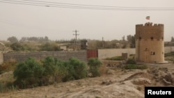 ایران و افغانستان بیش از ۹۰۰ کیلومتر مرز مشترک دارند که باور مقام‌های ایرانی، ساخت این دیوار مرزی روی بهبود امنیت منطقه تاثیر خواهد داشت.