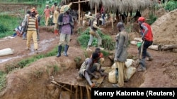 Wasu masu hakar ma'adinai