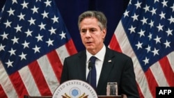 美國務卿布林肯在金邊舉行的記者會上講話。（2022年8月5日）