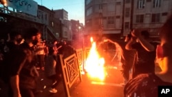 Učesnici uličnih protesta 21. septembra 2022. 