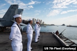 美国海军“罗纳德·里根号”核动力航空母舰抵达韩国釜山港。（2022年9月23日 美国第七舰队推特）