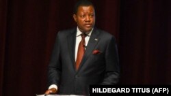 Le leader de l'opposition namibienne McHenry Venaani lors d'un débat à Windhoek, en Namibie, le 12 novembre 2019. 