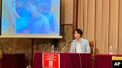 រូបឯកសារ៖ រូបលោក Toru Kubota អ្នកកាសែតជនជាតិជប៉ុន​ដែល​ត្រូវបាន​​បង្ហាញ​នៅឯ​ក្លឹបសារព័ត៌មាន​ជប៉ុន​ក្នុង​ទីក្រុងតូក្យូ​កាលពី​ថ្ងៃទី៣ ខែសីហា ឆ្នាំ២០២២។ លោក Kubota ​ស្ថិតក្នុងចំណោម​ជនបរទេស​៤នាក់​ដែល​មីយ៉ាន់ម៉ា​បាន​ប្រកាស​នៅ​ថ្ងៃព្រហស្បតិ៍ទី១៧ ខែវិច្ឆិកា ឆ្នាំ២០២២ ថា​ ត្រូវបានដោះលែង។