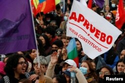 Los partidarios de la opción "Yo apruebo" asisten al mitin de clausura de la campaña antes del referéndum del 4 de septiembre, donde los chilenos votarán para aprobar o rechazar la nueva constitución propuesta, Valparaíso, Chile, 1 de septiembre de 2022.