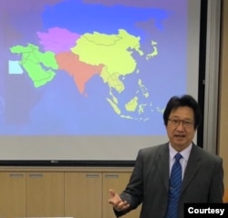 位於台北的政治評論員烏凌翔