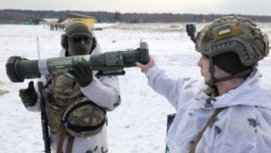 Miembros de las Fuerzas Armadas ucranianas participan en unas maniobras militares cerca de Yavoriv, en Ucrania, el 4 de febrero de 2022.