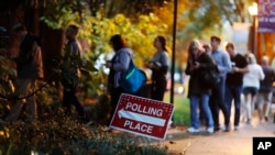 Черга до виборчої дільниці в Атланті, 6 листопада 2018 року