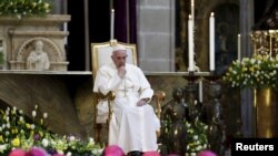 Pope Francis meets with bishops at the Metropolitan Cathedral at Zocalo Square in Mexico City, Feb. 13, 2016.