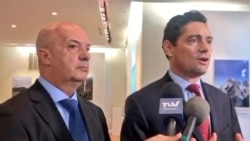 Iván Simonóvis (izq.) y el embajador del gobierno interino de Juan Guaidó, Carlos Vecchio en foto de archivo.