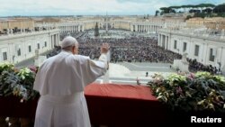 Во своето божиќно обраќање, папата, исто така, го нарече нападот на 7 октомври врз Израел од страна на милитантите на Хамас „одвратен“ и повторно апелираше за ослободување на околу 100 заложници кои сè уште се држат во Газа