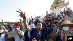 緬甸軍方自2021年2月1日掌握政權以來，為了限制示威活動經常封鎖網路。圖為在曼德勒(Mandalay)的示威活動。