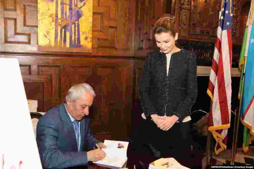 Lola Karimova-Tillyaeva Erkin A'zam bilan. 12-mart, O'zbekiston elchixonasi, Vashington.