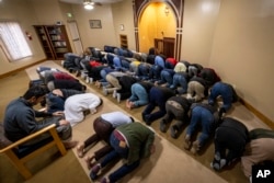 اعضای مسجد کوچک شهر مونسی