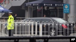 El paso elevado del metro de la Ciudad de México se derrumbó sobre la carretera dejando varios muertos.