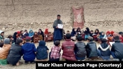 طالبان در بیشتر از سه سال که بر افغانستان مسلط شدند، شماری زیادی از فعالان حقوق بشر به شمول فعالان آموزش را بازداشت و زندانی کردند.