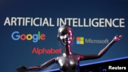 Los logotipos de Google, Microsoft y Alphabet y las palabras de inteligencia artificial (AI, en inglés) se ven en esta ilustración tomada el 4 de mayo de 2023.