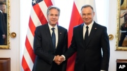 Блинкен се среќава со полскиот премиер Доналд Туск, претседателот Анджеј Дуда и министерот за надворешни работи Радослав Сикорски, соопштија нивните канцеларии. 
