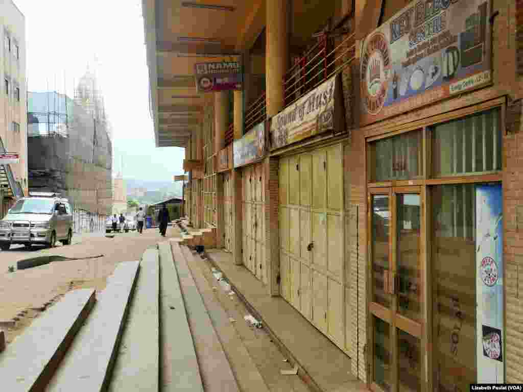 FILE - Kampala's streets were empty Saturday when Uganda President Yoweri Museveni was announced the winner of the election. Many residents said they feared violence and went home, Feb. 20, 2016.