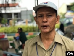 ប្រធាន​គណៈកម្មការរៀប​ចំការ​បោះ​ឆ្នោត​សង្កាត់​ទួល​តាឯក​ លោក​ សូ សុង​ ផ្ដល់​បទសម្ភាសន៍ដល់​វីអូអេ ក្នុង​ក្រុង​បាត់ដំបង​ ថ្ងៃ​ទី​៥ ខែ​មិថុនា​ ឆ្នាំ​ ២០២២​។ (ហ៊ុល រស្មី/វីអូអេ)​