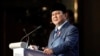 Menteri Pertahanan Indonesia Prabowo Subianto berbicara pada sesi pleno selama Dialog Shangri-la International Institute for Strategic Studies (IISS) ke-19, forum tahunan pertahanan dan keamanan Asia, di Singapura, Sabtu, 11 Juni 2022. (Foto: AP/Danial Hakim )