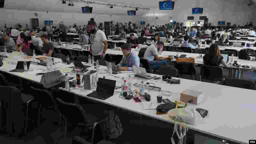 صدها خبرنگار از سراسر جهان به منطقه باواریا در جنوب آلمان آمده&zwnj;اند تا نشست سران هفت قدرت صنعتی جهان موسوم به گروه هفت را پوشش دهند.