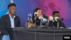 የአርቲስት ሀጫሉ ሁንዴሳ ባለቤት ወይዘሮ ፋንቱ ደምሰው እና የፕሮግራሙ አዘጋጆች በጋራ መግለጫ ሲሰጡ