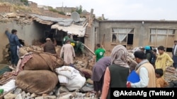 افغانستان کې د زلزلي له امله ویجاړ شوی کور