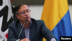 El presidente electo de Colombia, Gustavo Petro, habla después de recibir la credencial como presidente electo del Consejo Nacional Electoral de Colombia, en Bogotá, Colombia, el 23 de junio de 2022.