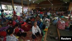 ကချင်ပြည်နယ် Tanai မြို့က ခရစ်ယာန်ဘုရားကျောင်းမှာ တွေ့ရတဲ့ ကချင်စစ်ရှောင်ဒုက္ခသည်တချို့။ (ဇွန် ၁၄၊ ၂၀၁၇)