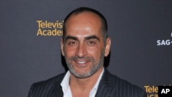 نوید نگهبان، بازیگر نقش دوستم در فلم سربازان اسب سوار تا کنون در چندین فلم و سریال هالیوود نقش بازی کرده است