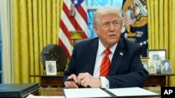 گفتگوی دونالد ترامپ رئیس جمهوری آمریکا با خبرنگاران در اتاق کار خود در کاخ سفید - ۲۲ بهمن ۱۴۰۳