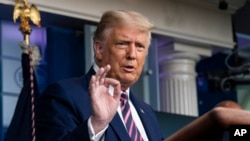 Predsednik Donald Tramp govori u Beloj kući