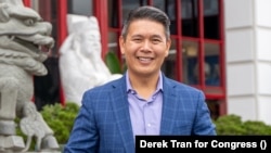 Ông Derek Tran, 42 tuổi, có cha mẹ là người tị nạn, được xác định là người chiến thắng trong cuộc bầu cử vào ghế dân biểu Địa hạt Quốc hội 45 của California diễn ra vào tháng 11.