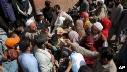 ہ خیبرپختونخوا میں20 کلو آٹے کی قیمت حالیہ اضافے کے بعد 1400 روپے ہو گئی ہے۔(فائل فوٹو)