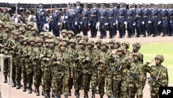 Wanajeshi wa Kenya wakati wa maadhimisho ya siku ya mashujaa katika bustani ya uhuru Park Nairobi Oktoba 20, 2011