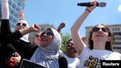 Cientos de mujeres marchan pidiendo el fin de las separaciones familiares