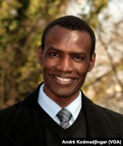 Abdelkerim Yacoub Koundougoumi, coordonnateur du Mouvement Citoyen PACT basé à Paris, le 6 août 2017. (VOA/André Kodmadjingar)