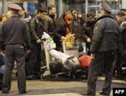 Rossiyaning "Domodedovo" aeroportida portlash, Medvedev ijrochilar jazolanadi, deydi