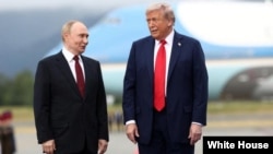 دیدار دونالد ترامپ، رئیس جمهوری آمریکا، و ولادیمیر پوتین، رئیس جمهوری روسیه، در آلاسکا (جمعه ۲۴ مرداد ۱۴۰۴)