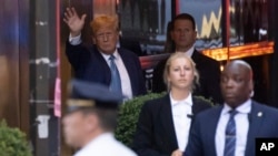 ترامپ از ۱۰ صبح تا ۶ عصر پنجشنبه در دفتر دادستان کل نیویورک حضور یافت. 