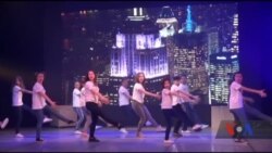 Юні актори з київської студії «Бродвей Kids» ставлять справжні англомовні мюзикли на великій сцені. Відео