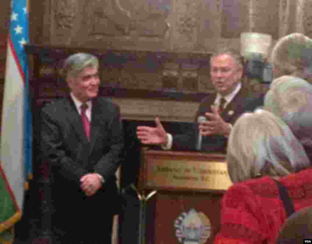 Respublikachi kongressmen Dana Rorabaker so'zlamoqda