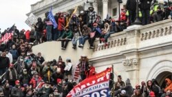 Pristalice predsednika Donalda Trampa na zapadnom ulazu u Kapitol, 6. januara 2021. za vreme protesta "Zaustavite krađu"