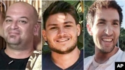 Оваа комбинација на слики ги прикажува Иар Хорн, Александар (Саша) Труфанов и Сагуи Декел Чен, кои беа киднапирани на 7 октомври 2023 година.