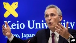 El secretario general de la OTAN, Jens Stoltenberg, responde a una pregunta de estudiantes en la Universidad Keio de Tokio, el miércoles 1 de febrero de 2023. 
