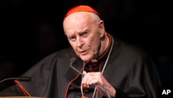 El excardenal Theodore McCarrick presentó su renuncia como cardenal en julio luego de que una investigación de la Iglesia de Estados Unidos determinó que la acusación de tocamientos a un monaguillo adolescente en la década de 1970 era creíble.