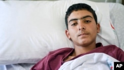 Kimyoviy qurollardan jarohatlangan suriyalik bola, Turkiya kasalxonasida