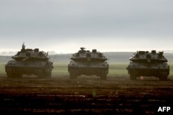 Vifaru vya Israel vikiwa vimejipanga huko katika mpaka kati yao na Ukanda wa Gaza Januari 2, 2024.(Photo by JACK GUEZ / AFP)